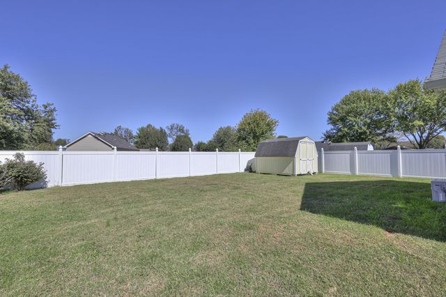 1710 Locerbie Dr, Murfreesboro, TN 37128