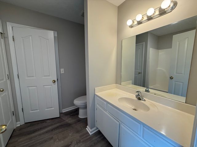 1710 Locerbie Dr, Murfreesboro, TN 37128