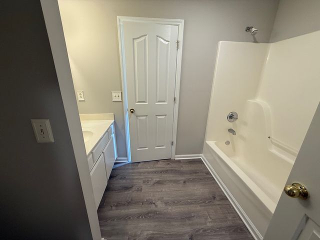 1710 Locerbie Dr, Murfreesboro, TN 37128