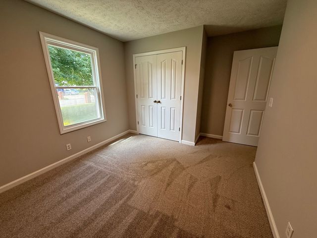 1710 Locerbie Dr, Murfreesboro, TN 37128