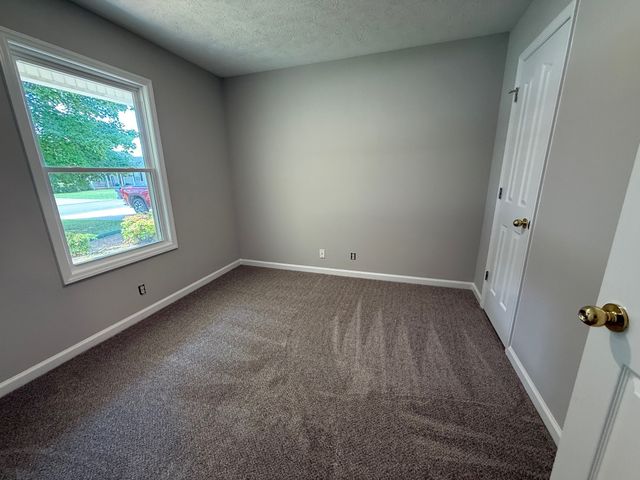 1710 Locerbie Dr, Murfreesboro, TN 37128