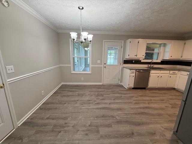 1710 Locerbie Dr, Murfreesboro, TN 37128