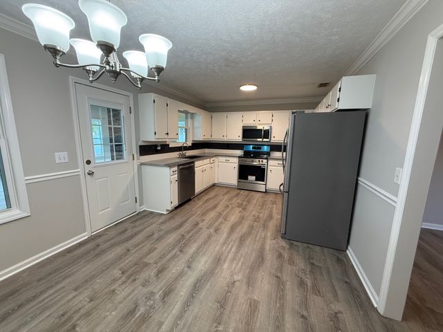 1710 Locerbie Dr, Murfreesboro, TN 37128