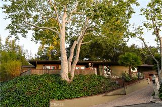 15511 Woodcrest Drive, Sherman Oaks, CA 91403