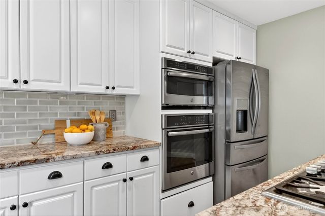 24861 NE 1st Place, Sammamish, WA 98074