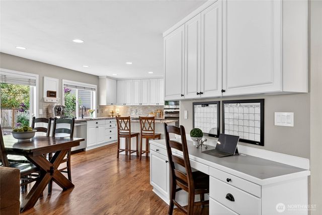 24861 NE 1st Place, Sammamish, WA 98074