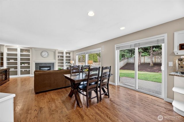 24861 NE 1st Place, Sammamish, WA 98074