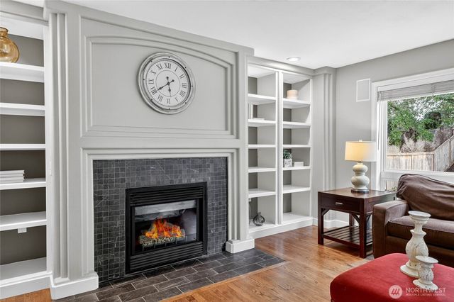 24861 NE 1st Place, Sammamish, WA 98074