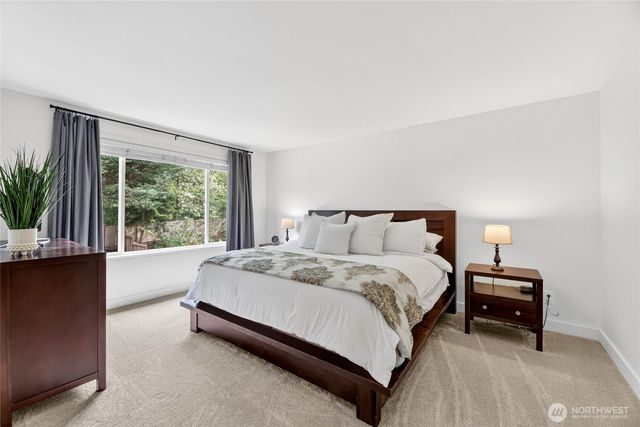 24861 NE 1st Place, Sammamish, WA 98074