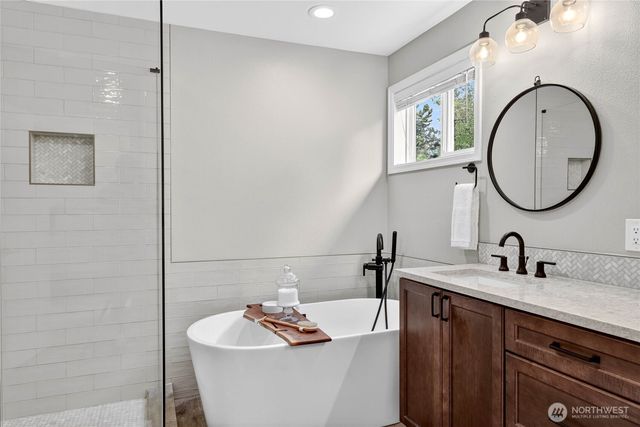 24861 NE 1st Place, Sammamish, WA 98074
