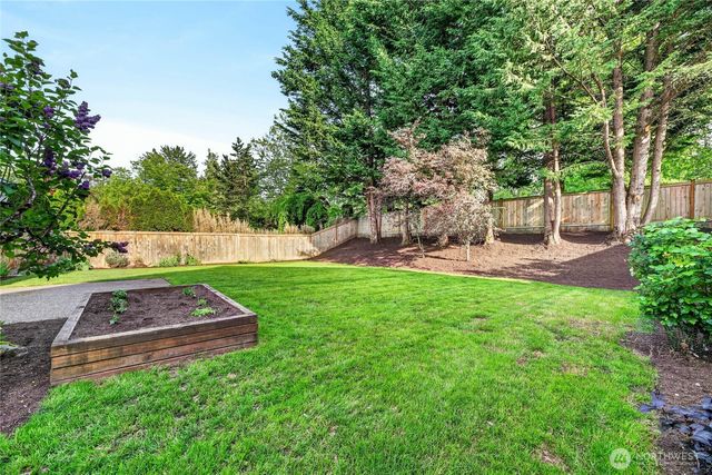 24861 NE 1st Place, Sammamish, WA 98074