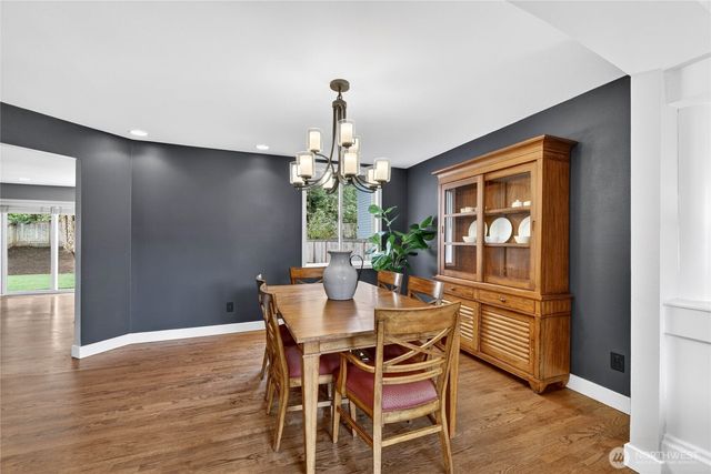 24861 NE 1st Place, Sammamish, WA 98074