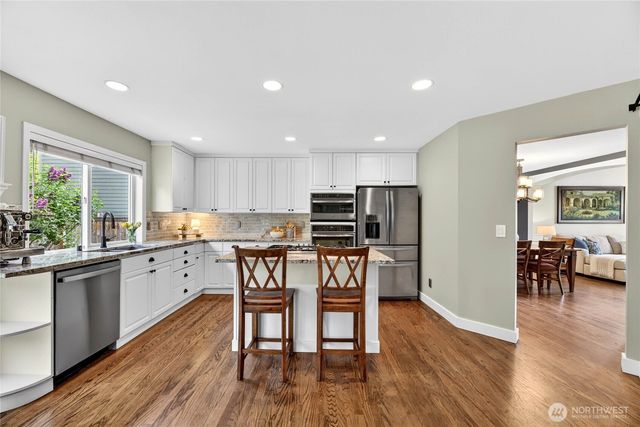 24861 NE 1st Place, Sammamish, WA 98074
