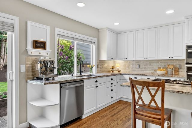 24861 NE 1st Place, Sammamish, WA 98074