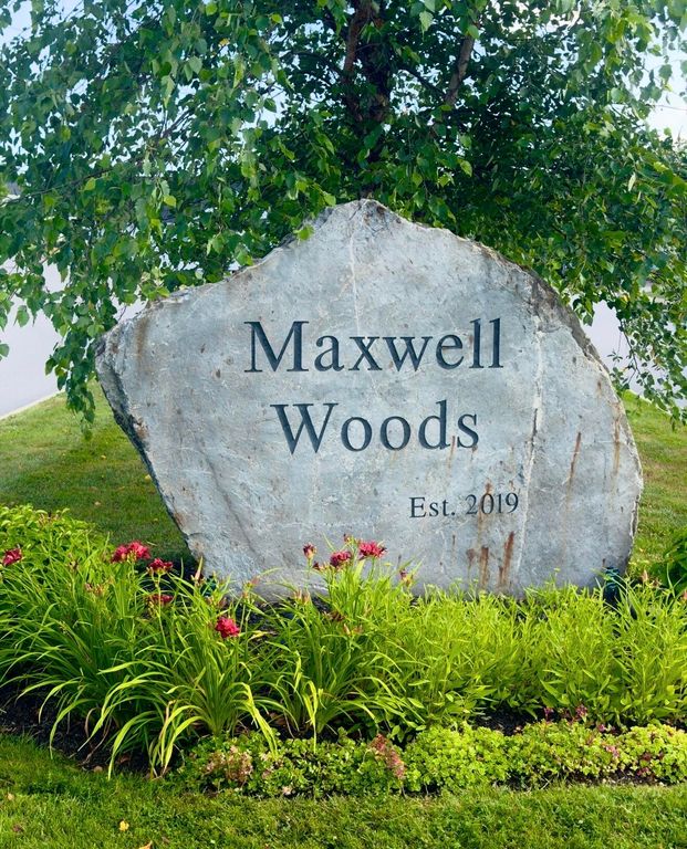 48 Maxwell Woods Drive 3, Cape Elizabeth, ME 04107 — photo 2