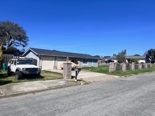 9460 S Century Oak Road, Salinas, CA 93907