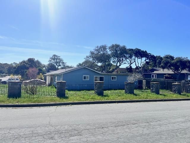 9460 S Century Oak Road, Salinas, CA 93907