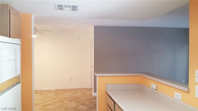 8070 RUSSELL Road 1010, Las Vegas, NV 89113