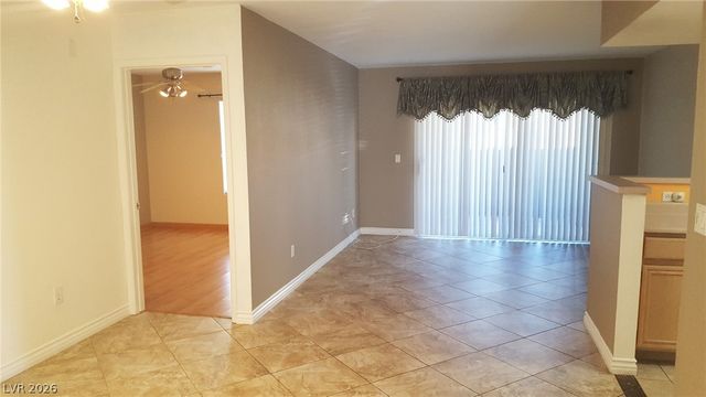 8070 RUSSELL Road 1010, Las Vegas, NV 89113