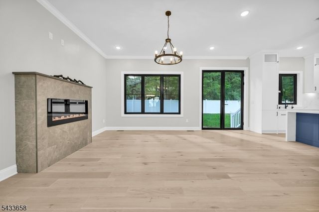 2 Orchard Rd, Florham Park Boro, NJ 07932