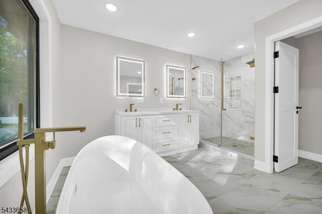 2 Orchard Rd, Florham Park Boro, NJ 07932