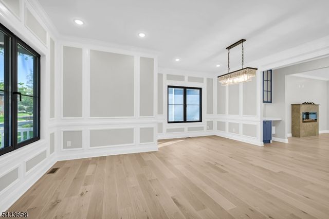 2 Orchard Rd, Florham Park Boro, NJ 07932