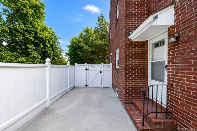 695 Front Street, Hempstead, NY 11550