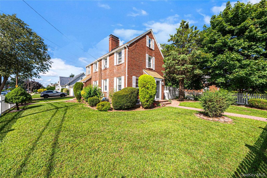 695 Front Street, Hempstead, NY 11550 — photo 2