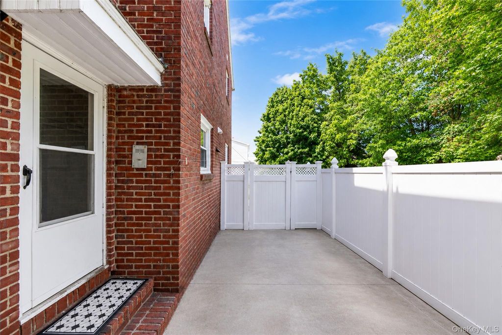 695 Front Street, Hempstead, NY 11550 — photo 5