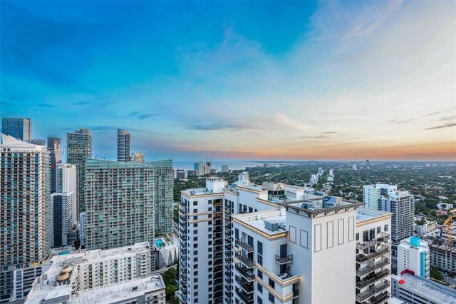 55 SW 9th St 3906, Miami, FL 33130