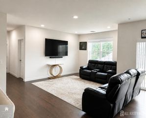 732 Lorhan Drive, Piscataway, NJ 08854