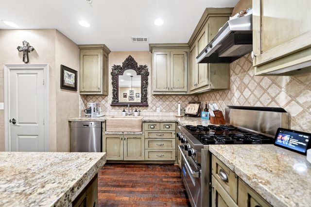 5055 Addison Circle 426, Addison, TX 75001