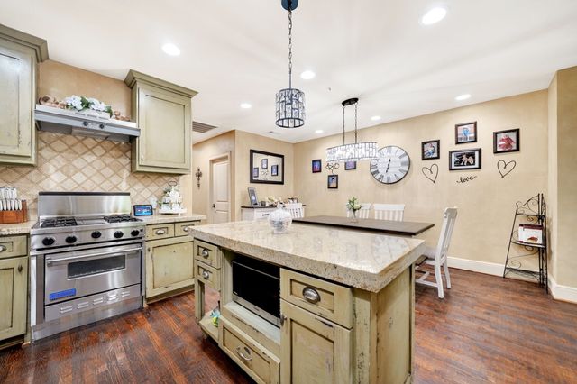 5055 Addison Circle 426, Addison, TX 75001