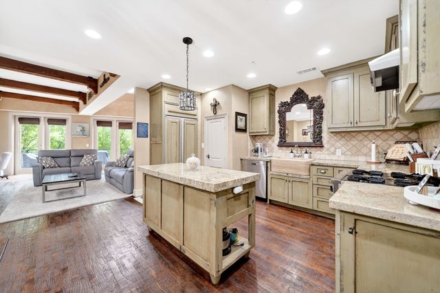 5055 Addison Circle 426, Addison, TX 75001