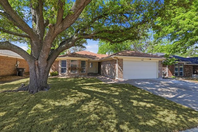 1140 W Hills Terrace, Saginaw, TX 76179