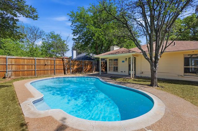 1140 W Hills Terrace, Saginaw, TX 76179