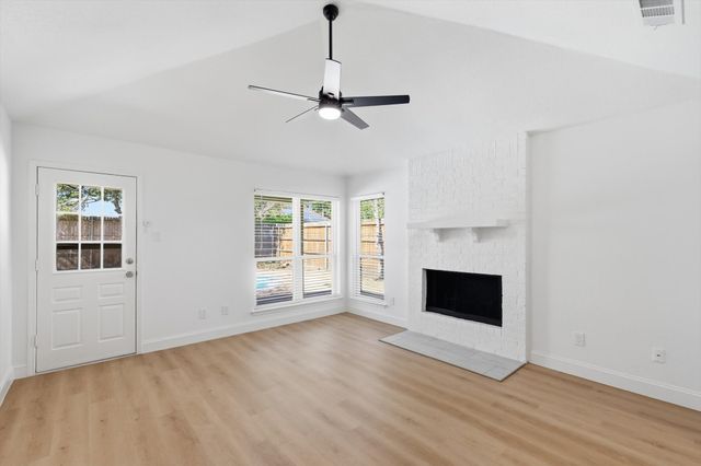 1140 W Hills Terrace, Saginaw, TX 76179