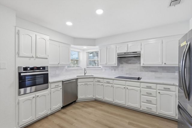 1140 W Hills Terrace, Saginaw, TX 76179