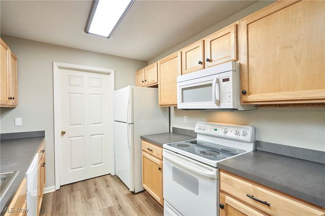 3406 Lenox Village Drive 244, Fairlawn, OH 44333