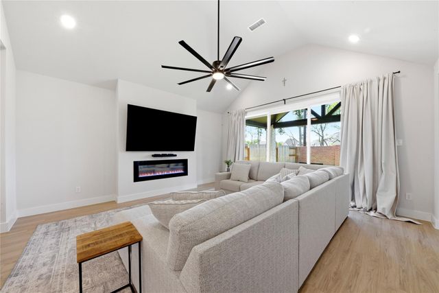 1223 Rolling Crest Drive, Missouri City, TX 77459