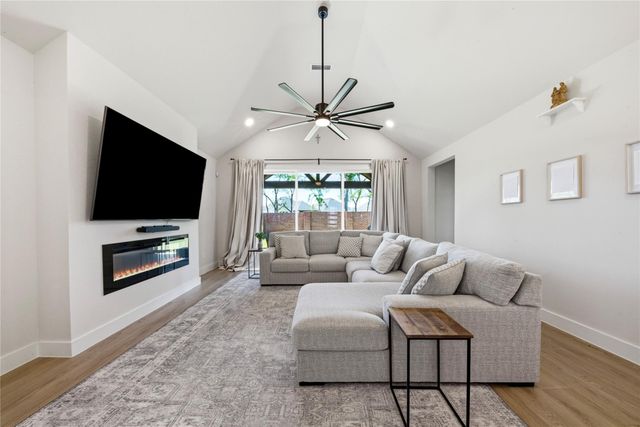 1223 Rolling Crest Drive, Missouri City, TX 77459