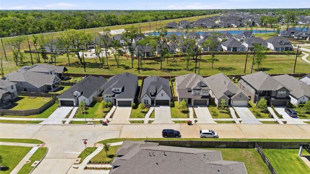 1223 Rolling Crest Drive, Missouri City, TX 77459