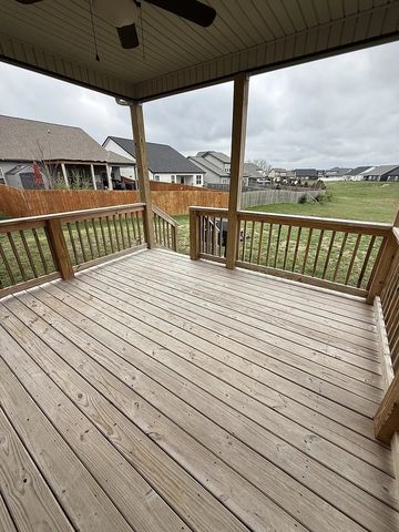 206 Elwell Rd, Clarksville, TN 37042