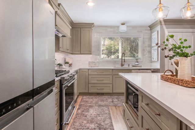 3636 E MACINTOSH LN, Cottonwood Heights, UT 84121