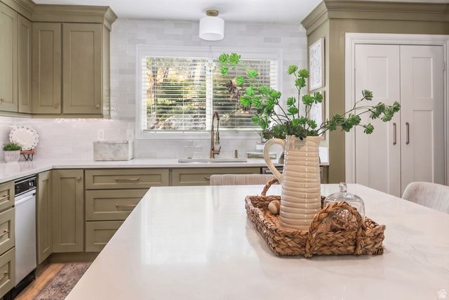 3636 E MACINTOSH LN, Cottonwood Heights, UT 84121