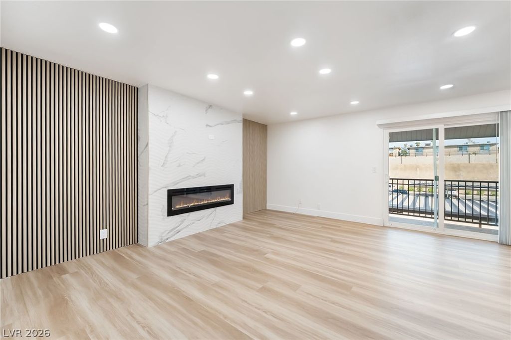 5332 River Glen Drive 400, Las Vegas, NV 89103 — photo 4