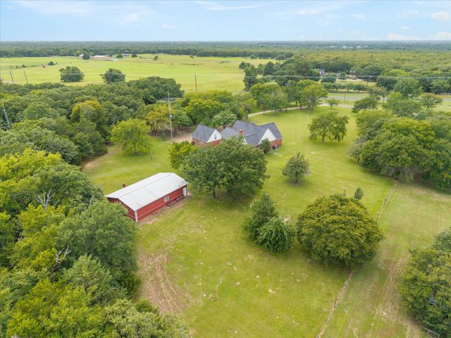 10495 Holly Creek Road, Terrell, TX 75160