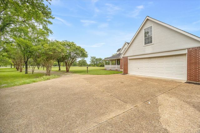 10495 Holly Creek Road, Terrell, TX 75160