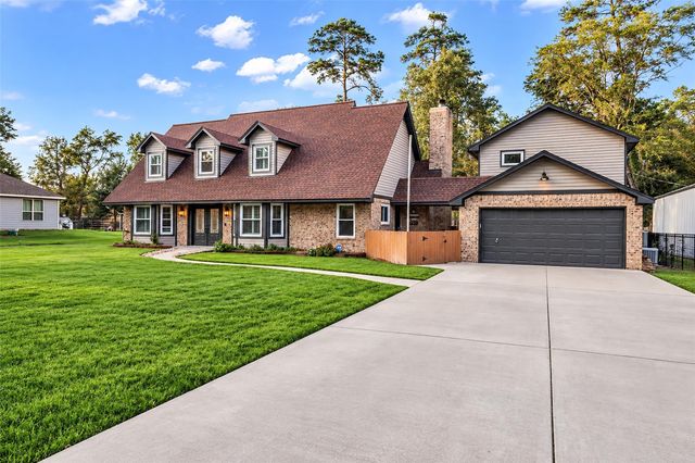 7114 Charred Pine Drive, Magnolia, TX 77354