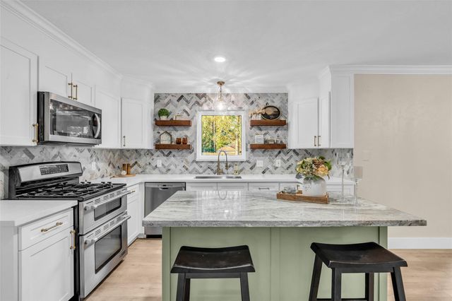 7114 Charred Pine Drive, Magnolia, TX 77354